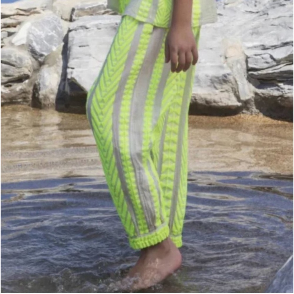 Anthropologie Devotions Twin Petra Embroidered Lime Two Piece Set Size 8/10 NWT - Picture 14 of 16